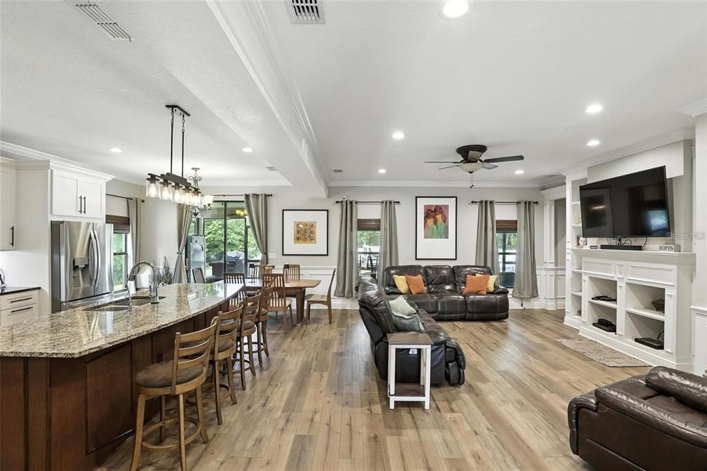 На продажу: $895,000 (5 спален, 3 ванн, 3620 Квадратных фут)