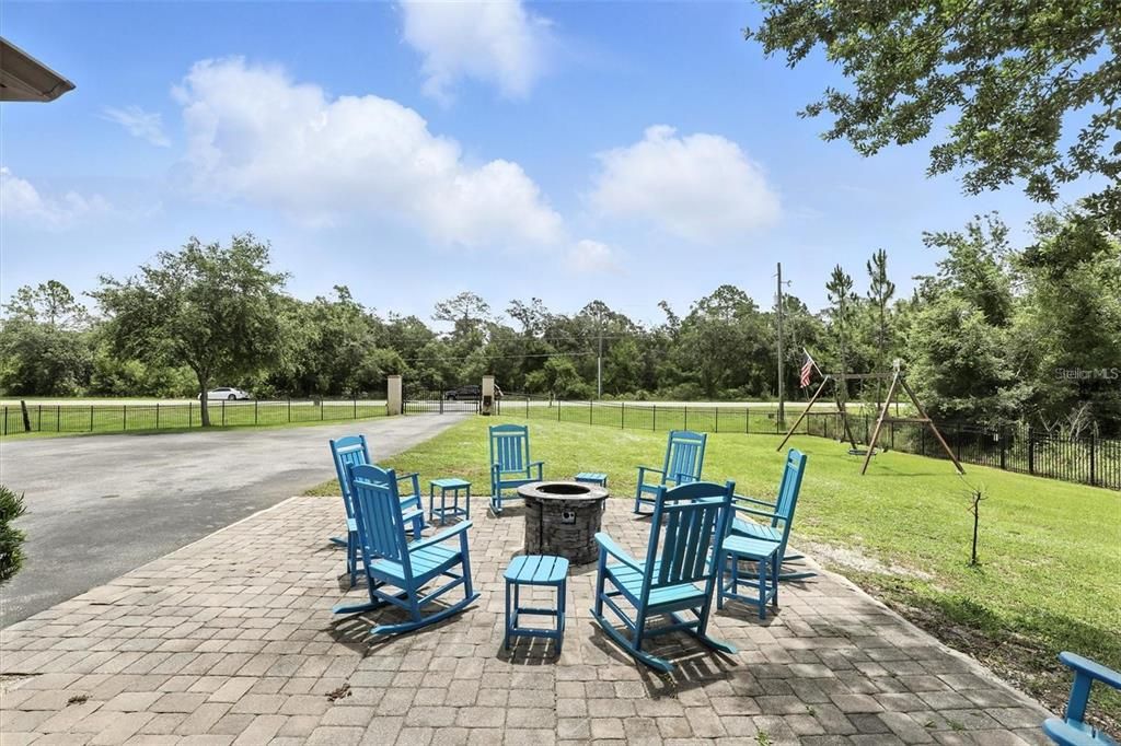 На продажу: $895,000 (5 спален, 3 ванн, 3620 Квадратных фут)