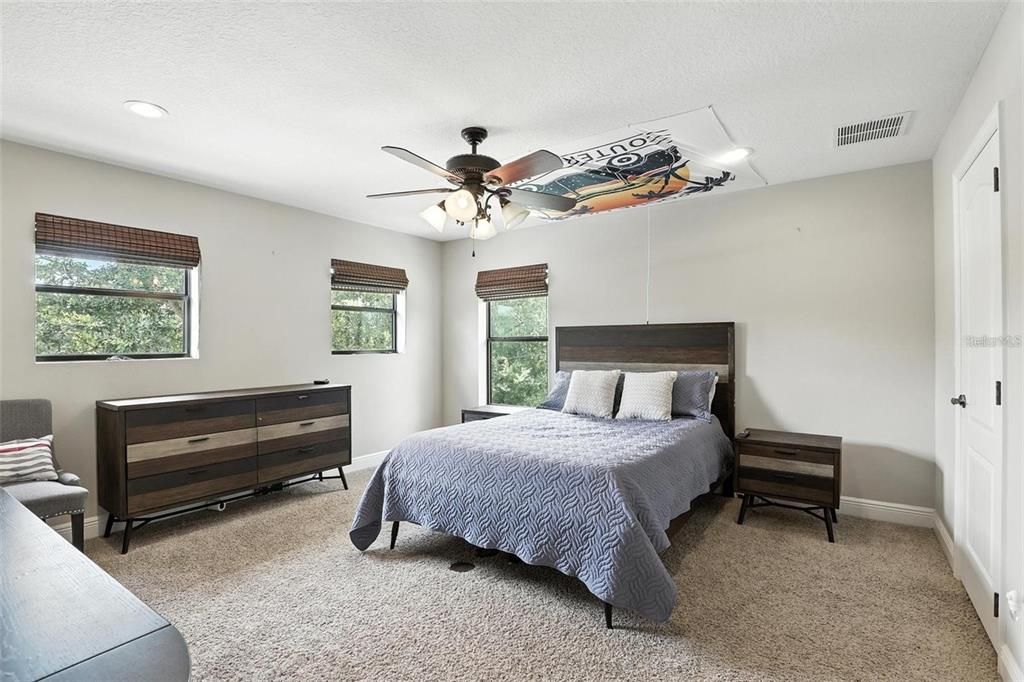 На продажу: $895,000 (5 спален, 3 ванн, 3620 Квадратных фут)