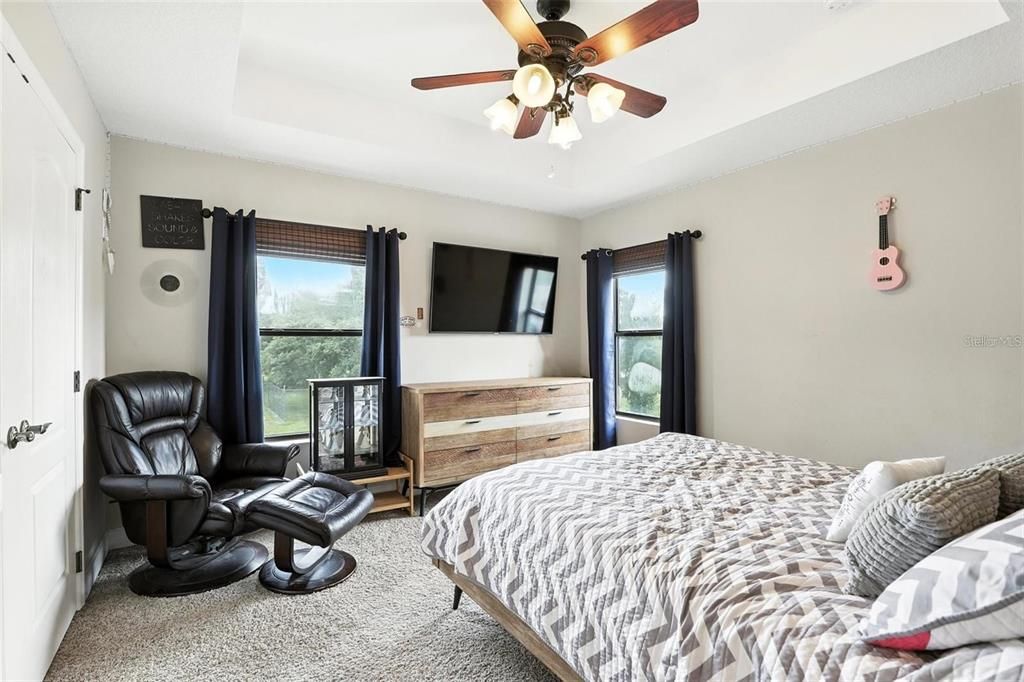 На продажу: $895,000 (5 спален, 3 ванн, 3620 Квадратных фут)