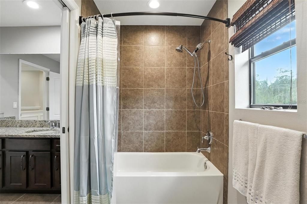 На продажу: $895,000 (5 спален, 3 ванн, 3620 Квадратных фут)