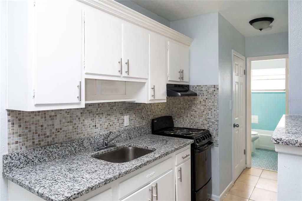 For Rent: $1,325 (1 beds, 1 baths, 557 Square Feet)