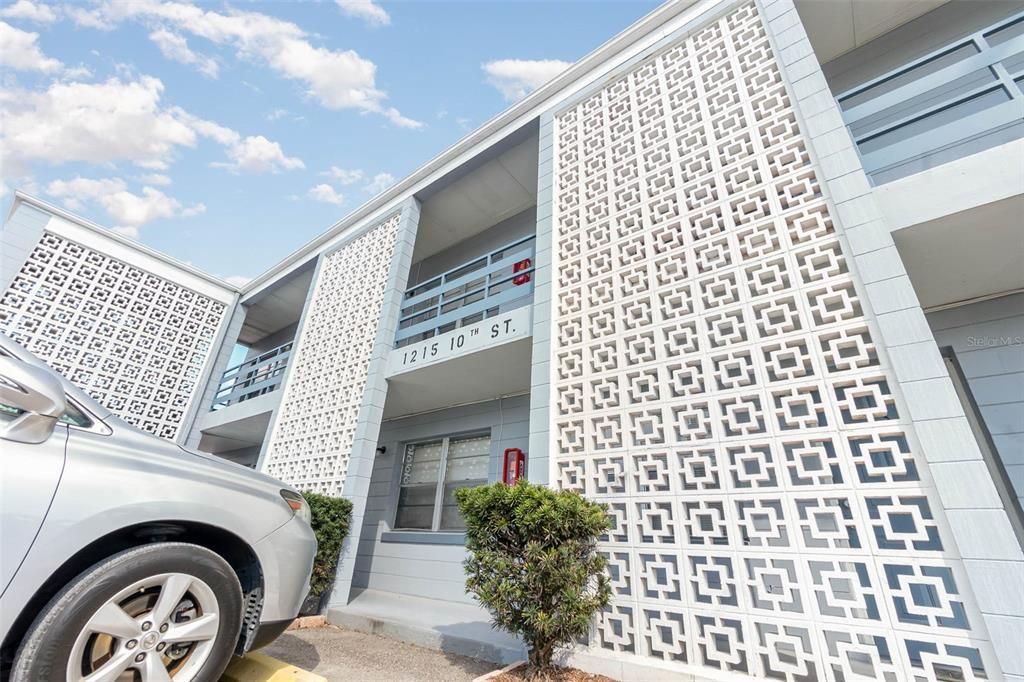 For Rent: $1,325 (1 beds, 1 baths, 557 Square Feet)