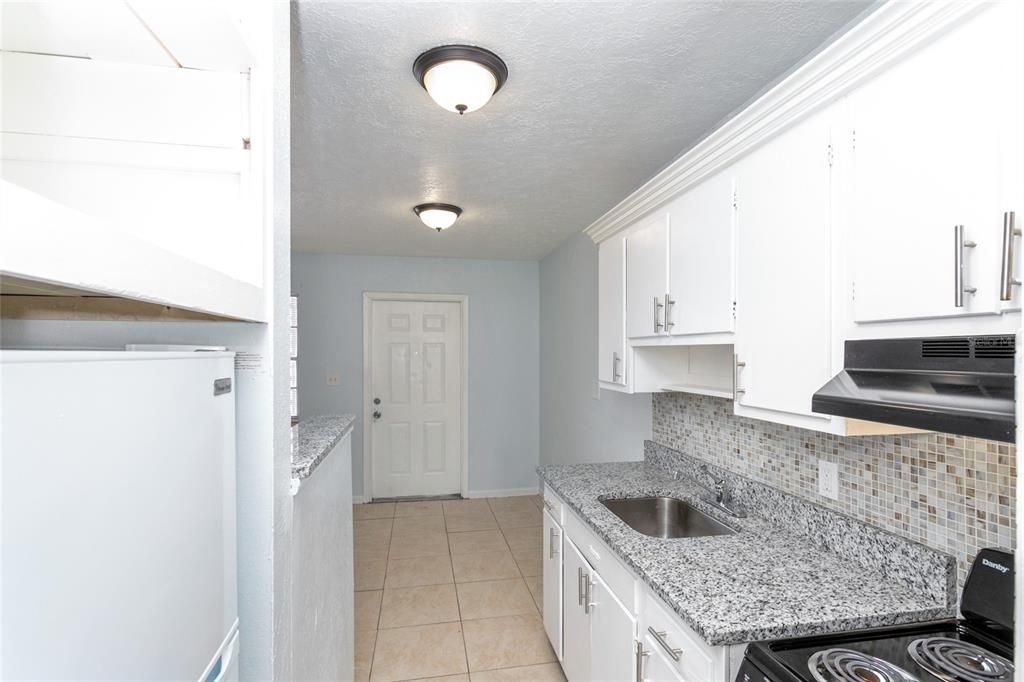For Rent: $1,325 (1 beds, 1 baths, 557 Square Feet)