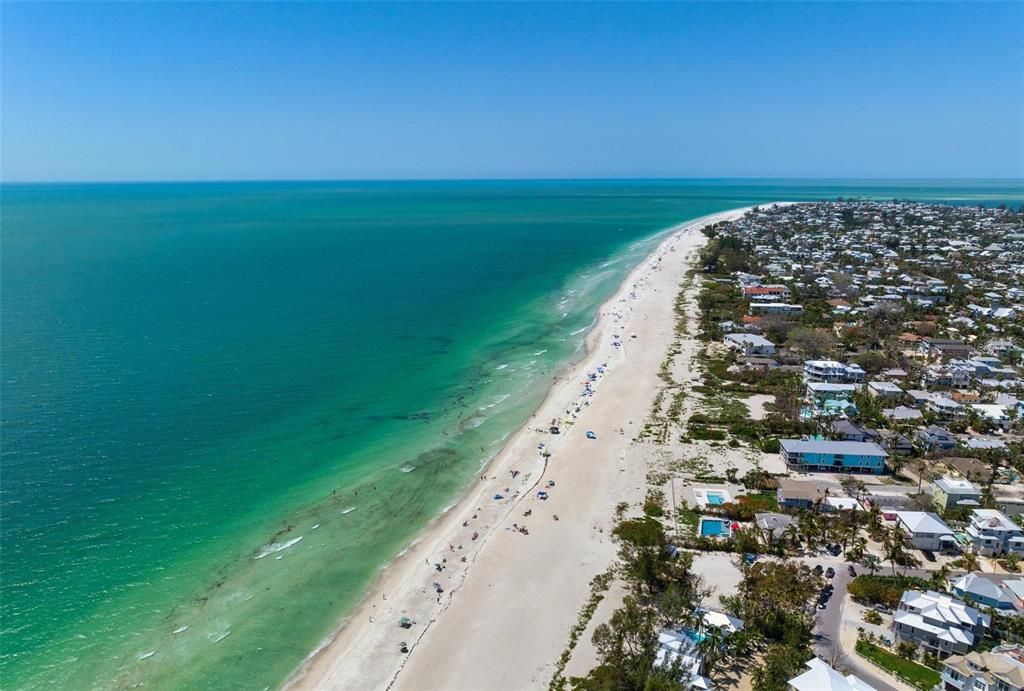 For Sale: $1,649,000 (3 beds, 2 baths, 1777 Square Feet)