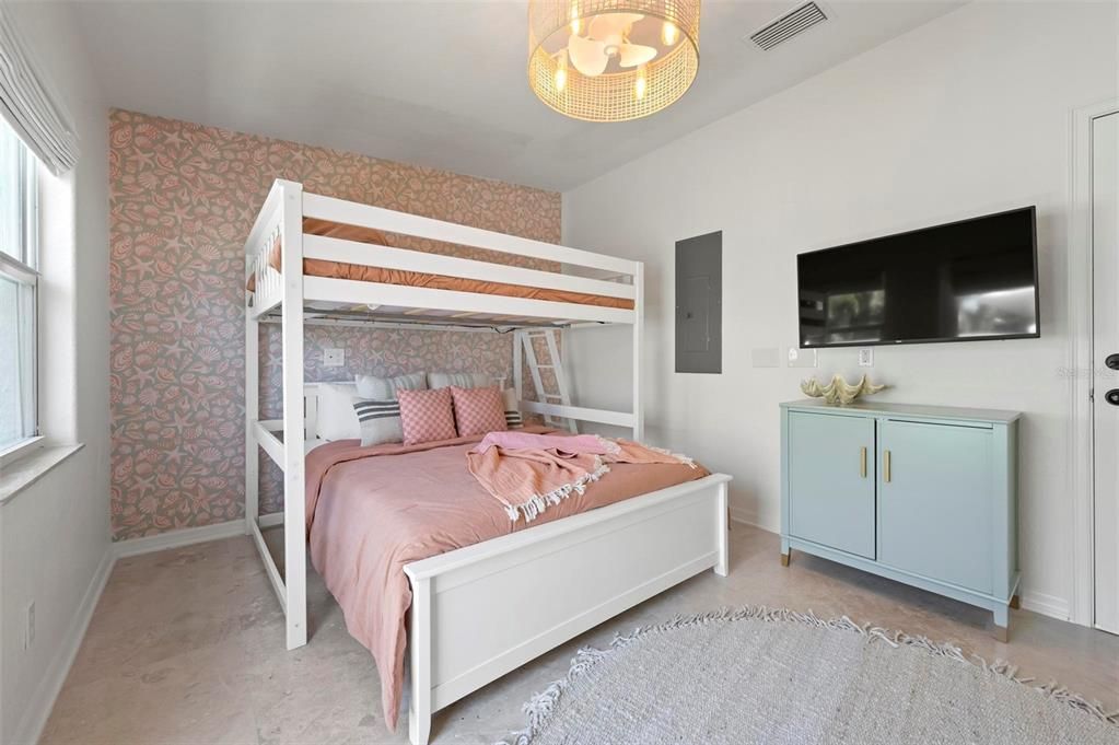 For Sale: $1,649,000 (3 beds, 2 baths, 1777 Square Feet)