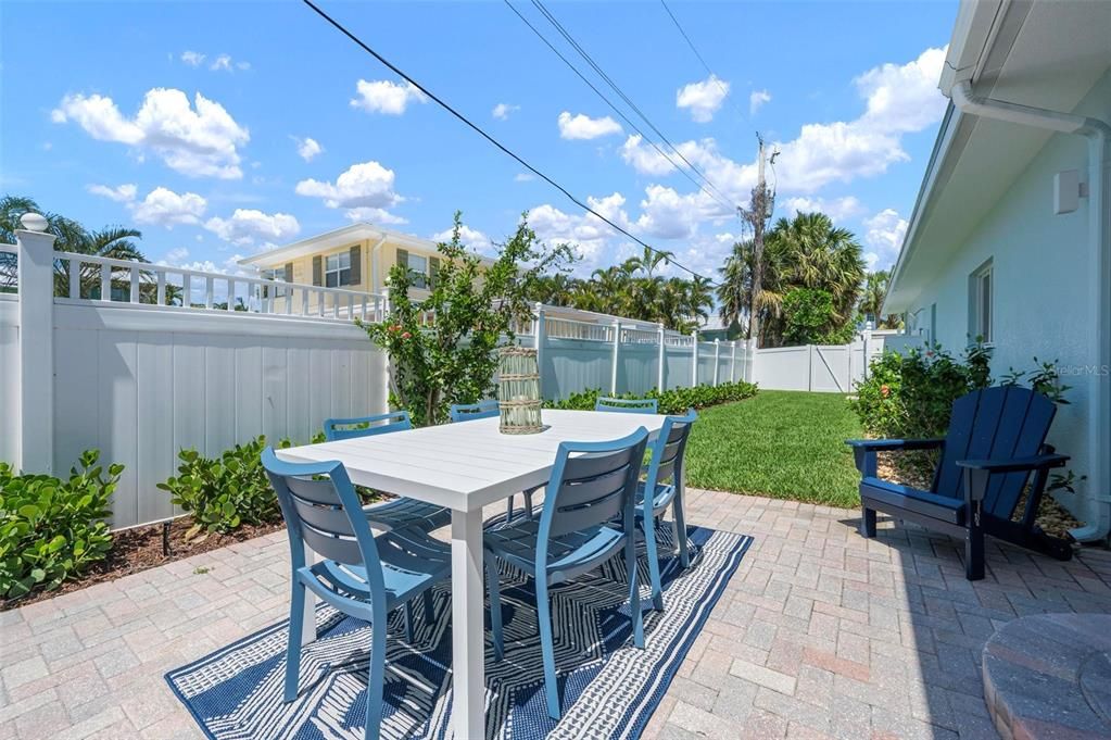 For Sale: $1,649,000 (3 beds, 2 baths, 1777 Square Feet)