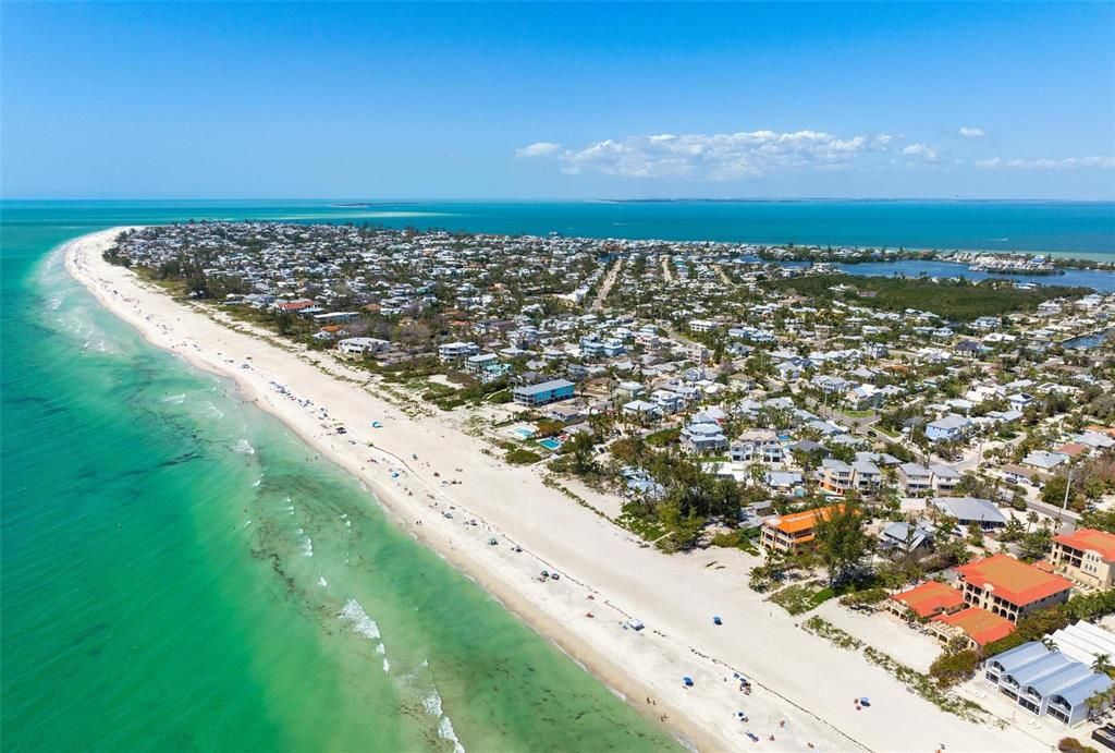 For Sale: $1,649,000 (3 beds, 2 baths, 1777 Square Feet)