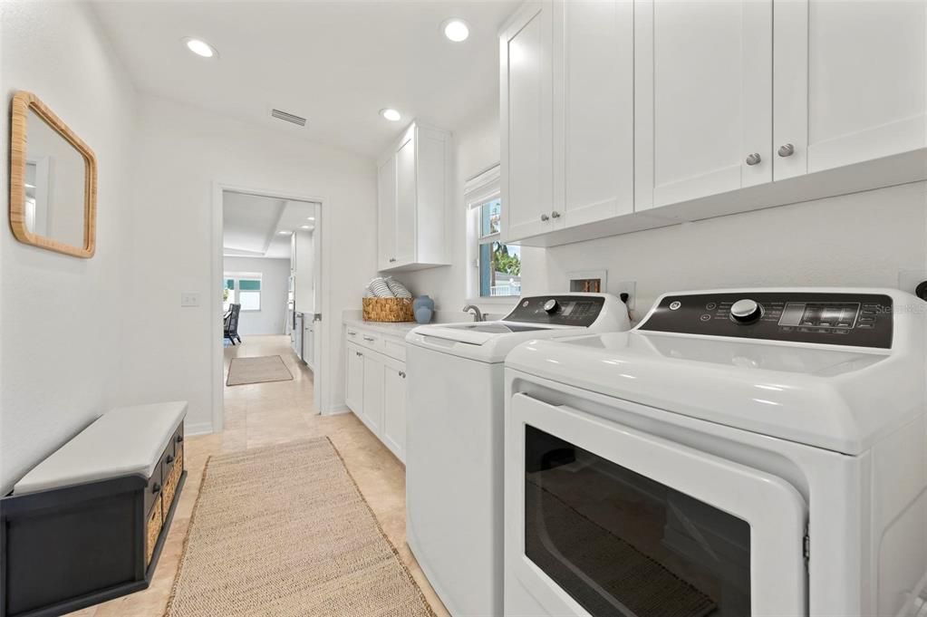 For Sale: $1,649,000 (3 beds, 2 baths, 1777 Square Feet)