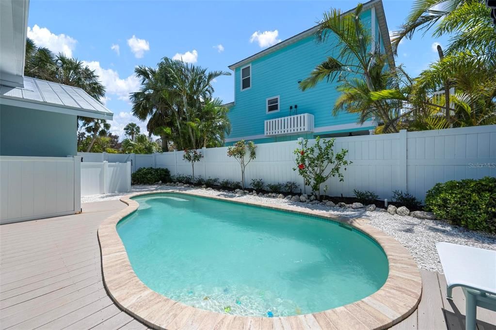 For Sale: $1,649,000 (3 beds, 2 baths, 1777 Square Feet)