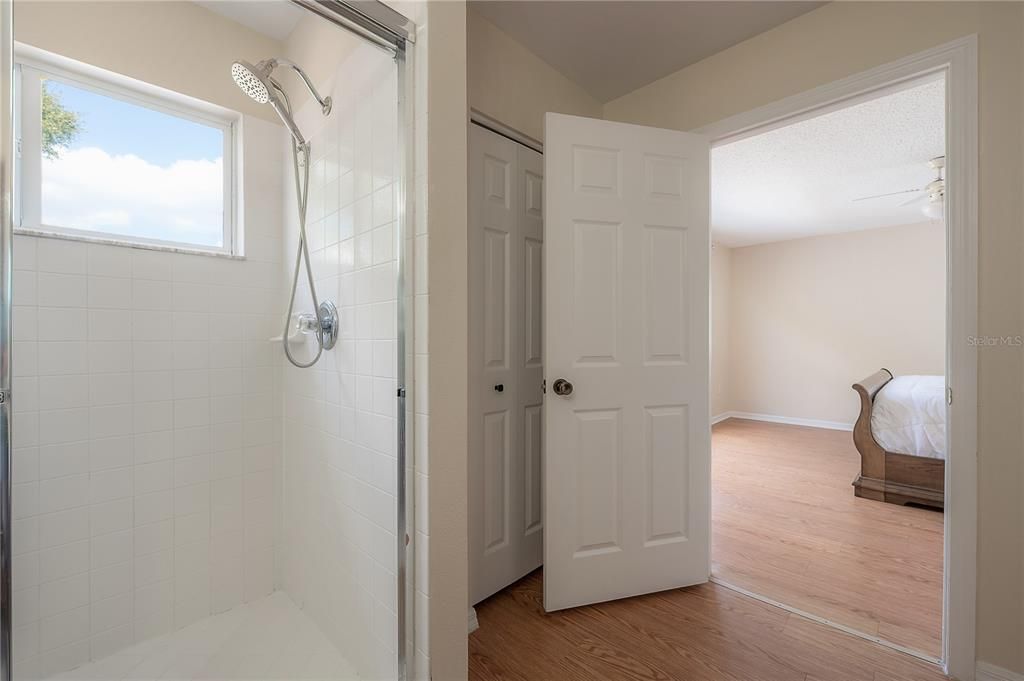 待售: $375,000 (4 贝兹, 2 浴室, 1910 平方英尺)