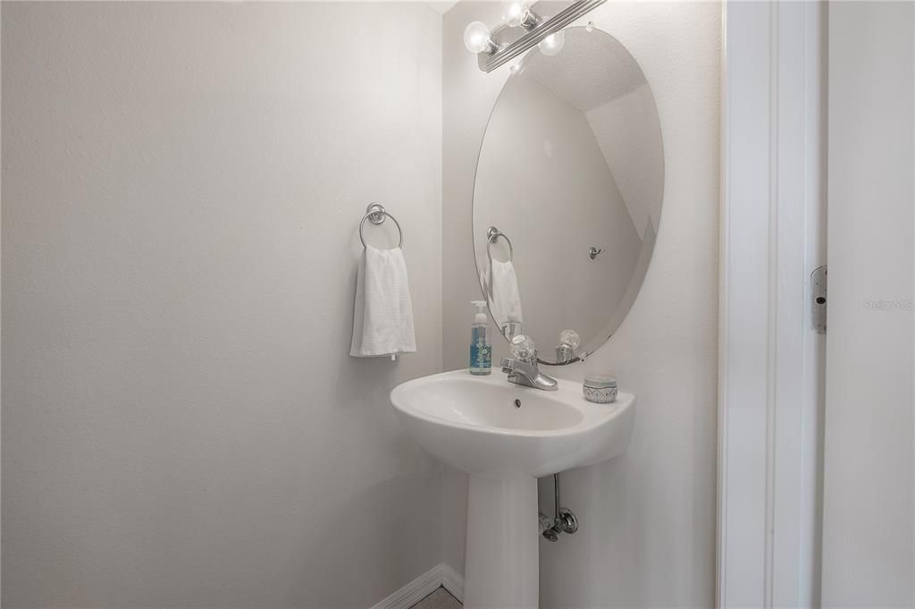 待售: $375,000 (4 贝兹, 2 浴室, 1910 平方英尺)