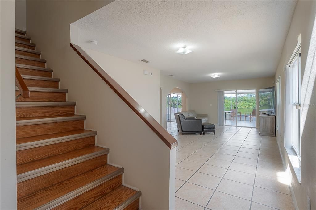 待售: $375,000 (4 贝兹, 2 浴室, 1910 平方英尺)