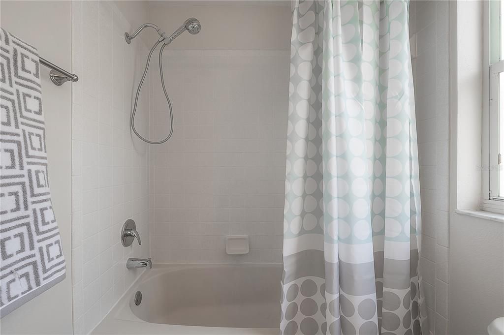 待售: $375,000 (4 贝兹, 2 浴室, 1910 平方英尺)