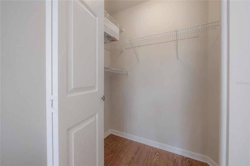 待售: $375,000 (4 贝兹, 2 浴室, 1910 平方英尺)