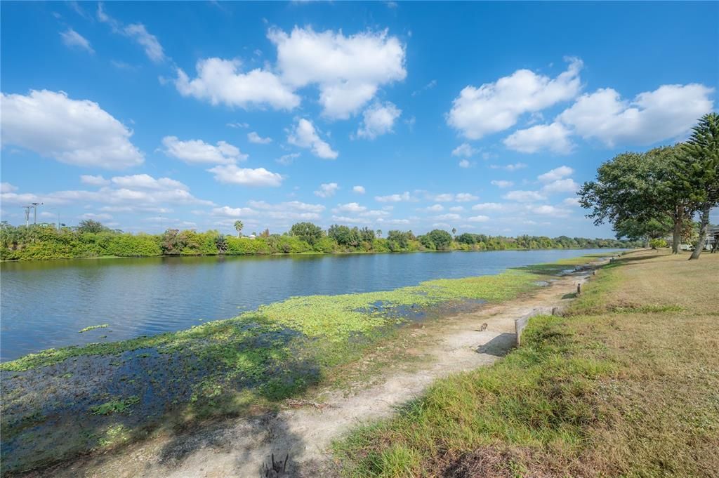 待售: $375,000 (4 贝兹, 2 浴室, 1910 平方英尺)