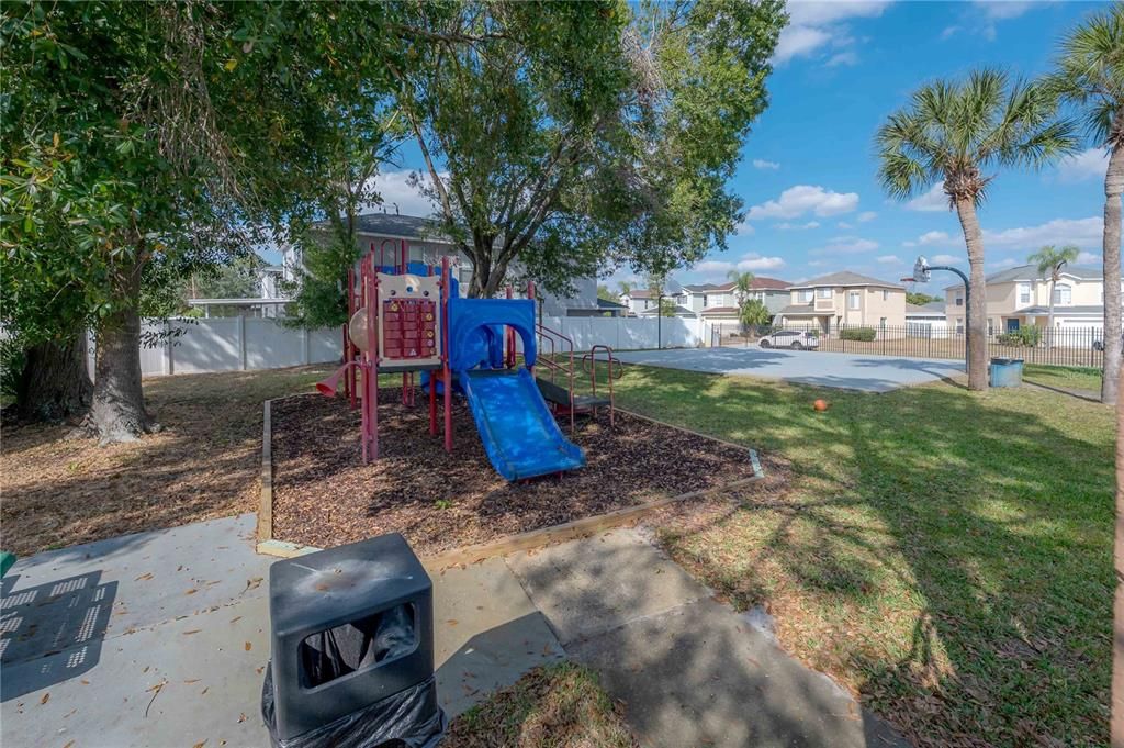 待售: $375,000 (4 贝兹, 2 浴室, 1910 平方英尺)