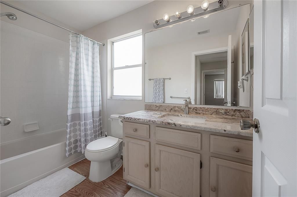 待售: $375,000 (4 贝兹, 2 浴室, 1910 平方英尺)