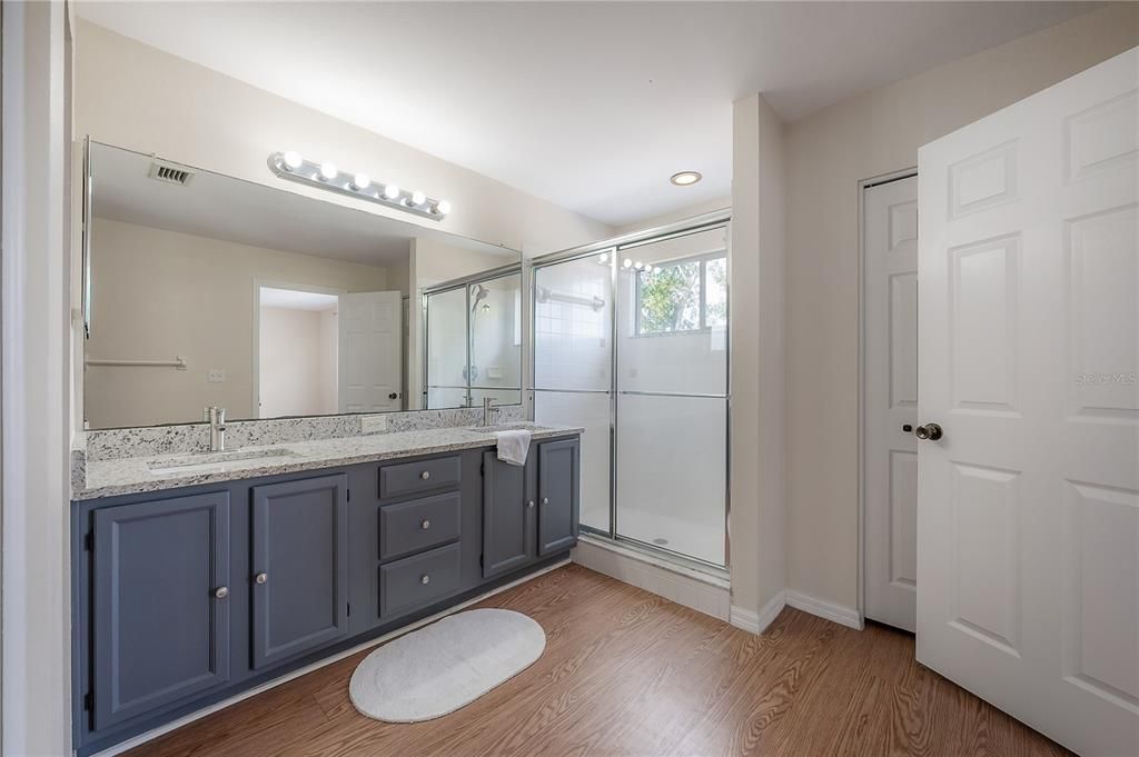 待售: $375,000 (4 贝兹, 2 浴室, 1910 平方英尺)