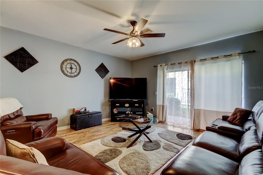 En Venta: $239,900 (2 camas, 2 baños, 1292 Pies cuadrados)