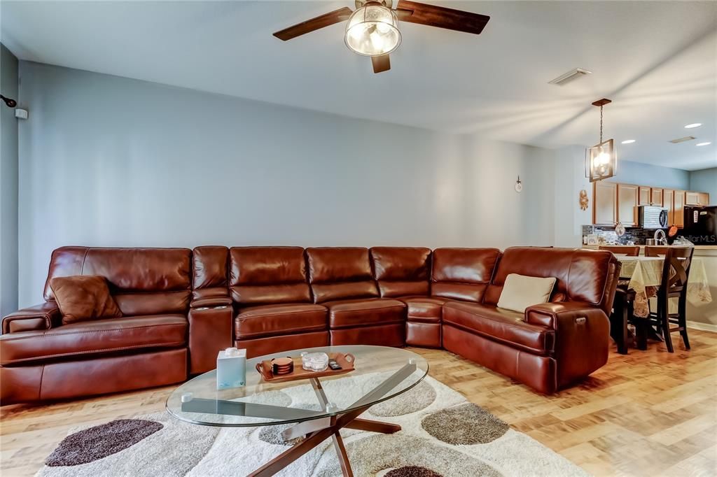 En Venta: $239,900 (2 camas, 2 baños, 1292 Pies cuadrados)