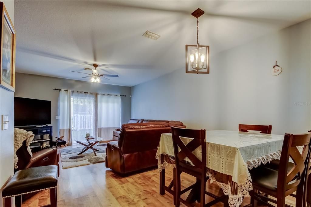 En Venta: $239,900 (2 camas, 2 baños, 1292 Pies cuadrados)