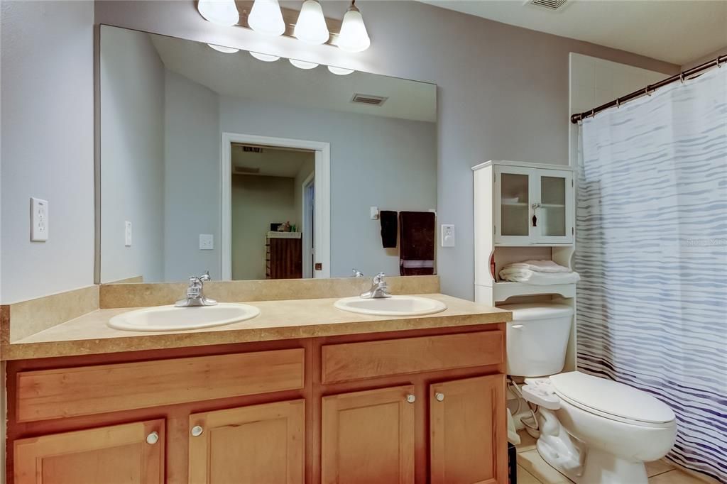 En Venta: $239,900 (2 camas, 2 baños, 1292 Pies cuadrados)