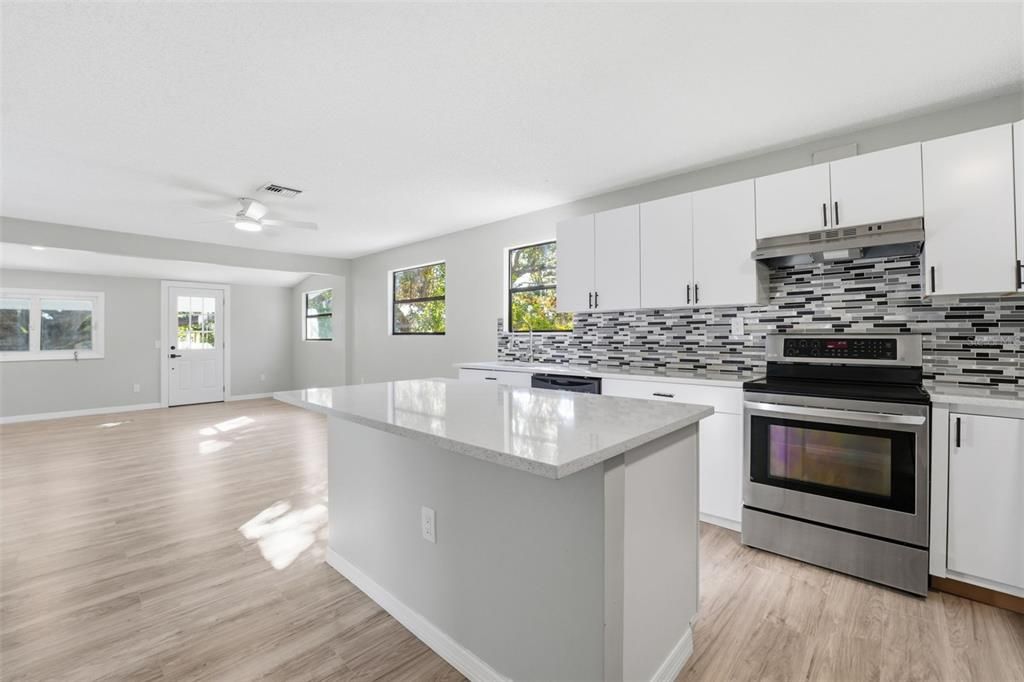 En Venta: $299,900 (3 camas, 1 baños, 1160 Pies cuadrados)