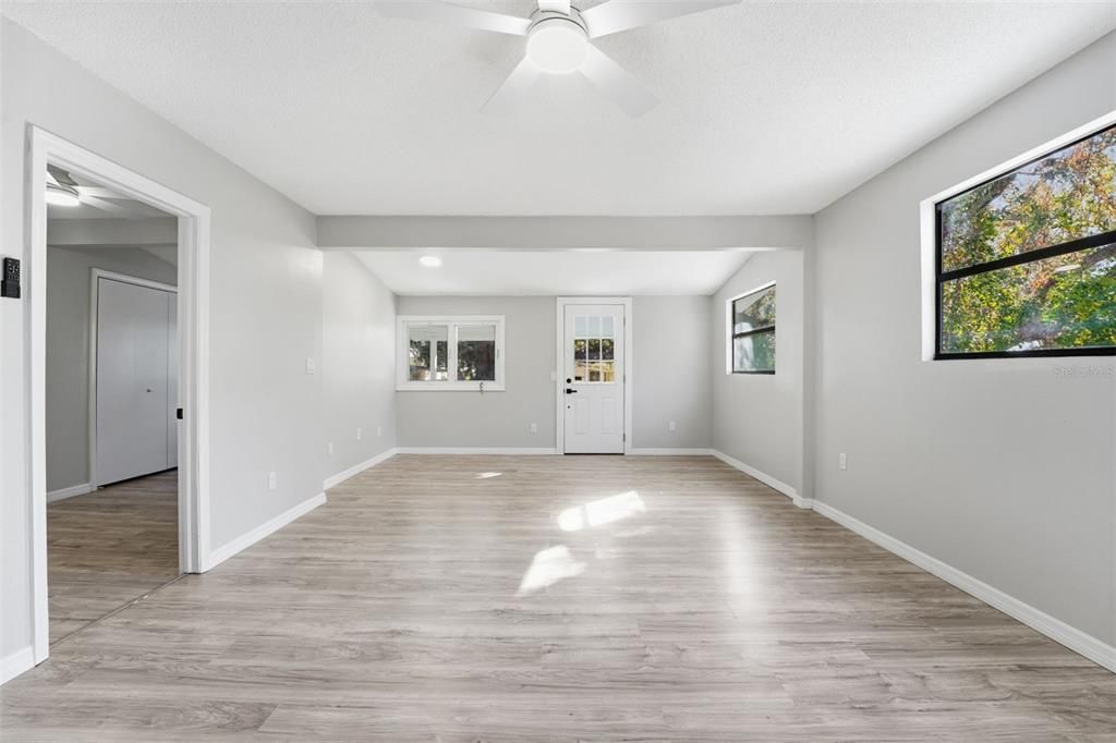 En Venta: $299,900 (3 camas, 1 baños, 1160 Pies cuadrados)