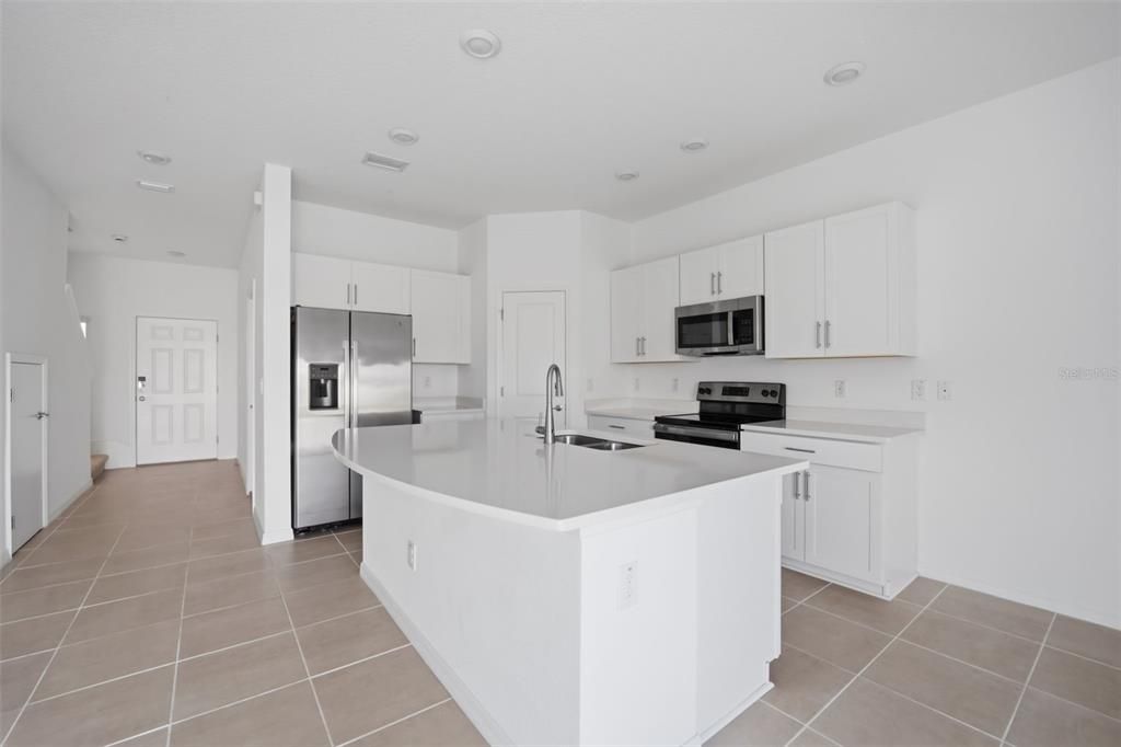 待售: $299,000 (3 贝兹, 2 浴室, 1373 平方英尺)