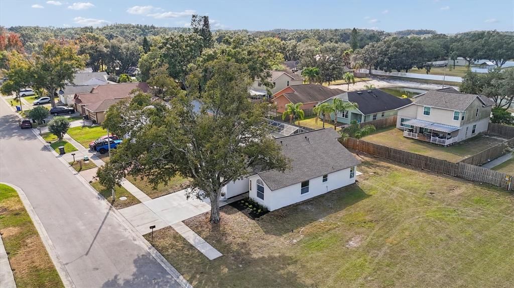 合同活跃: $449,900 (3 贝兹, 2 浴室, 1302 平方英尺)