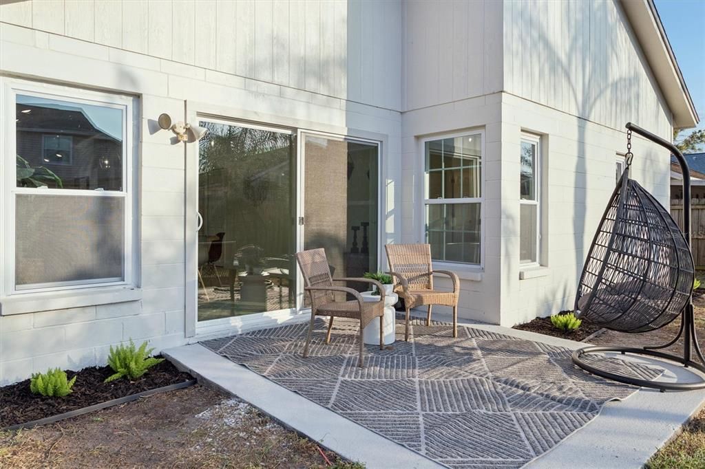 合同活跃: $449,900 (3 贝兹, 2 浴室, 1302 平方英尺)