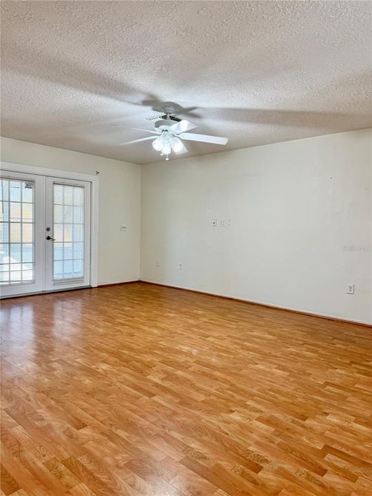 For Rent: $1,950 (3 beds, 2 baths, 1165 Square Feet)