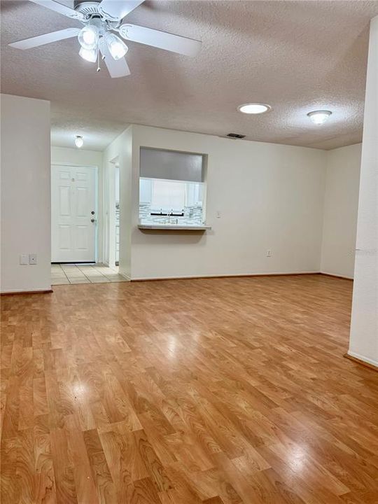 For Rent: $1,950 (3 beds, 2 baths, 1165 Square Feet)