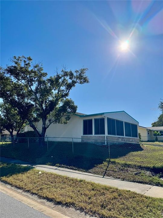 For Rent: $1,950 (3 beds, 2 baths, 1165 Square Feet)