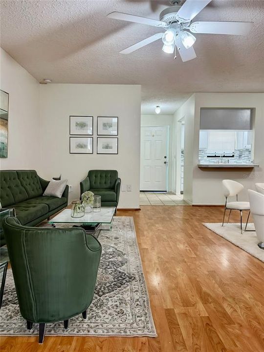 For Rent: $1,950 (3 beds, 2 baths, 1165 Square Feet)