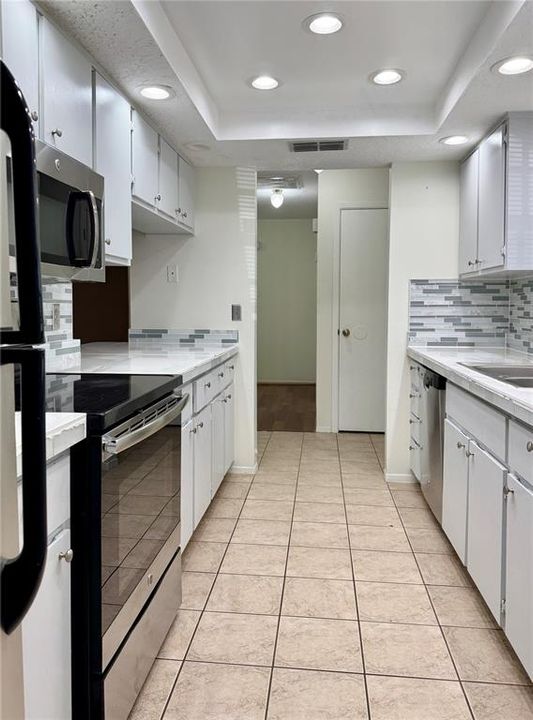 For Rent: $1,950 (3 beds, 2 baths, 1165 Square Feet)