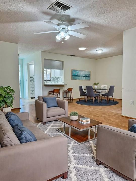 For Rent: $1,950 (3 beds, 2 baths, 1165 Square Feet)