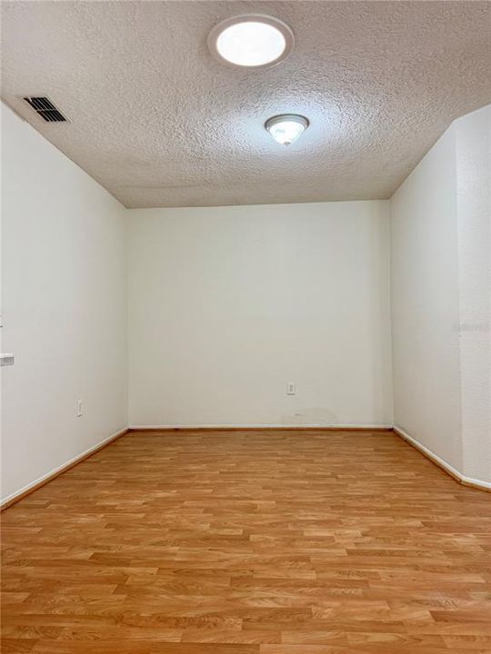 For Rent: $1,950 (3 beds, 2 baths, 1165 Square Feet)