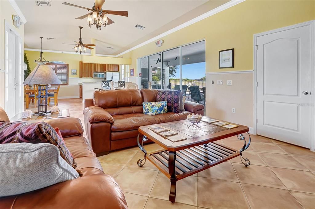 Под контрактом: $270,000 (3 спален, 2 ванн, 1532 Квадратных фут)