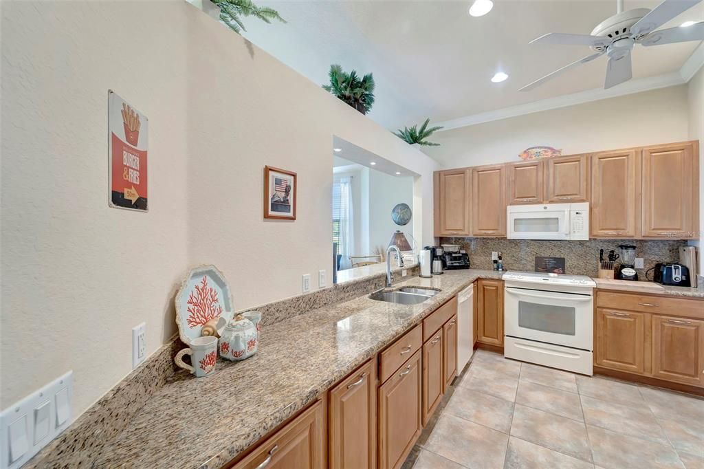 Под контрактом: $270,000 (3 спален, 2 ванн, 1532 Квадратных фут)