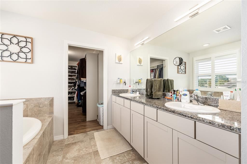 待售: $549,900 (5 贝兹, 3 浴室, 2924 平方英尺)