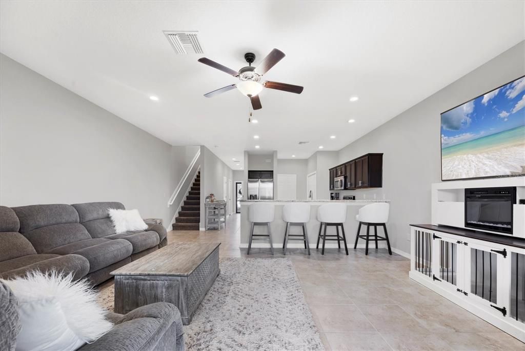 待售: $325,000 (3 贝兹, 2 浴室, 1769 平方英尺)