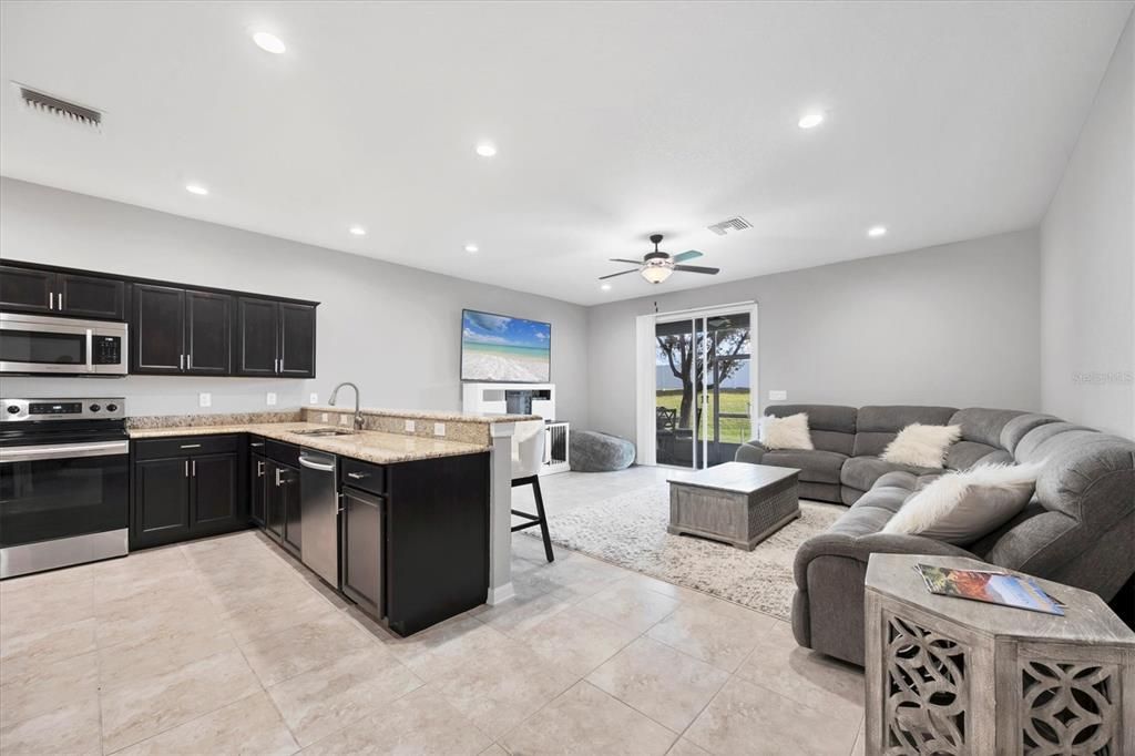 待售: $325,000 (3 贝兹, 2 浴室, 1769 平方英尺)