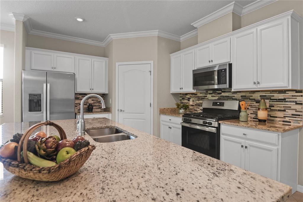 For Rent: $3,600 (3 beds, 3 baths, 2217 Square Feet)