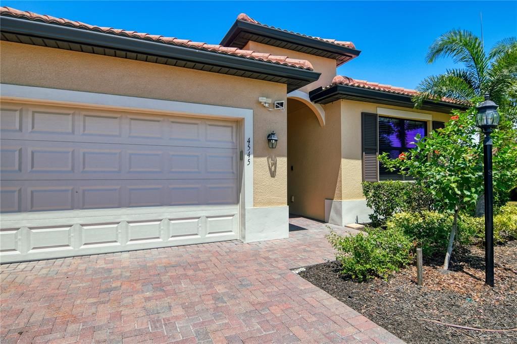 For Rent: $3,600 (3 beds, 3 baths, 2217 Square Feet)