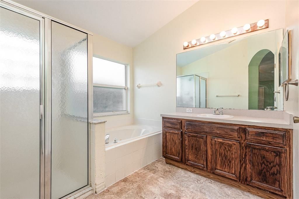 Activo con contrato: $299,900 (3 camas, 2 baños, 1655 Pies cuadrados)