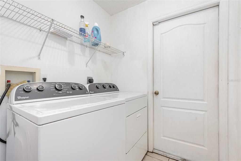 Activo con contrato: $299,900 (3 camas, 2 baños, 1655 Pies cuadrados)