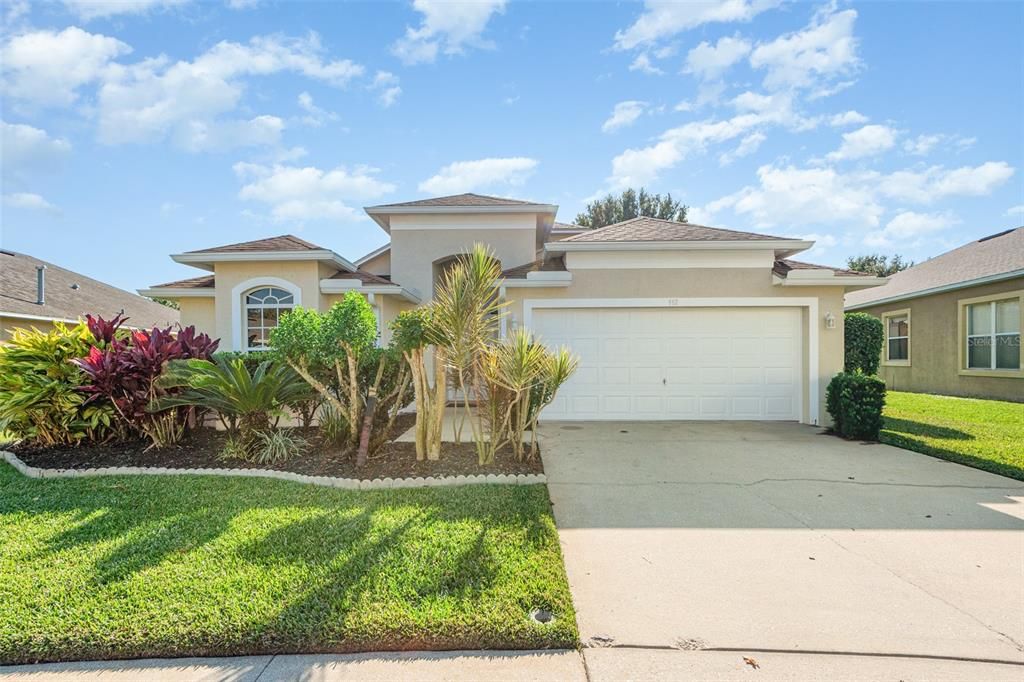 Activo con contrato: $299,900 (3 camas, 2 baños, 1655 Pies cuadrados)