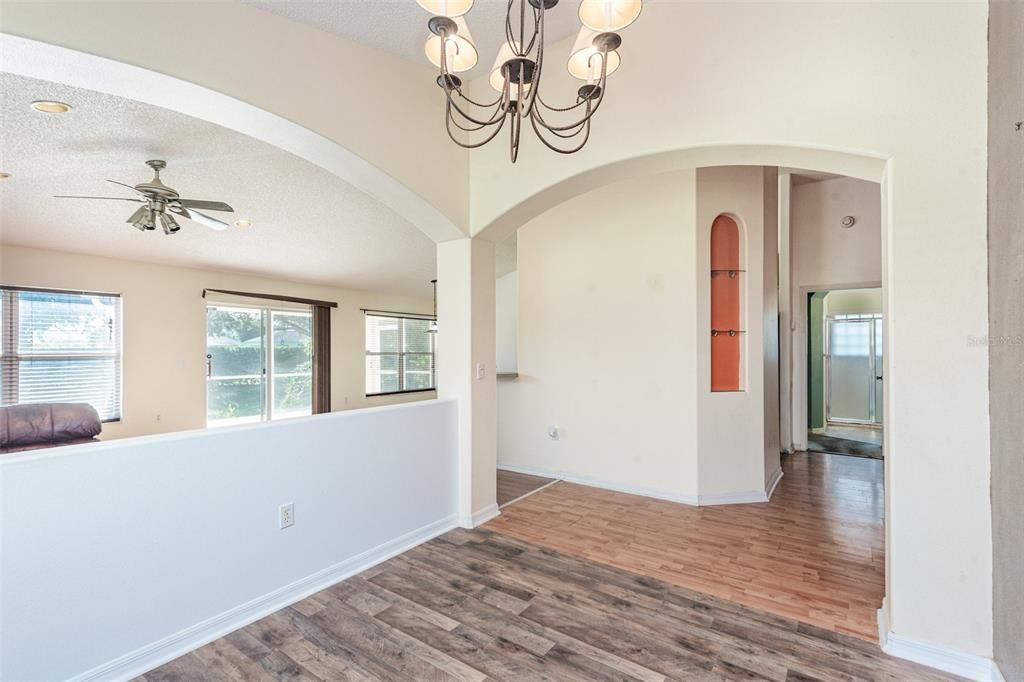 Activo con contrato: $299,900 (3 camas, 2 baños, 1655 Pies cuadrados)